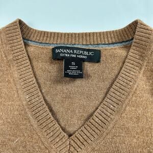 Banana Republic Men’s Small Extra Fine Merino Wool V-Neck Sweater | EUC